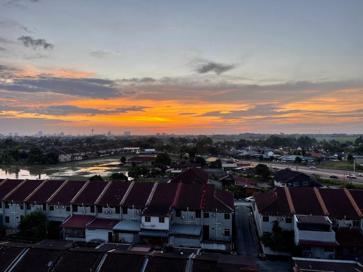 Condo 2-10 Imperio Professional Suite Alor Setar Exterior photo